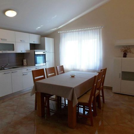 Apartment Vir Luaran gambar
