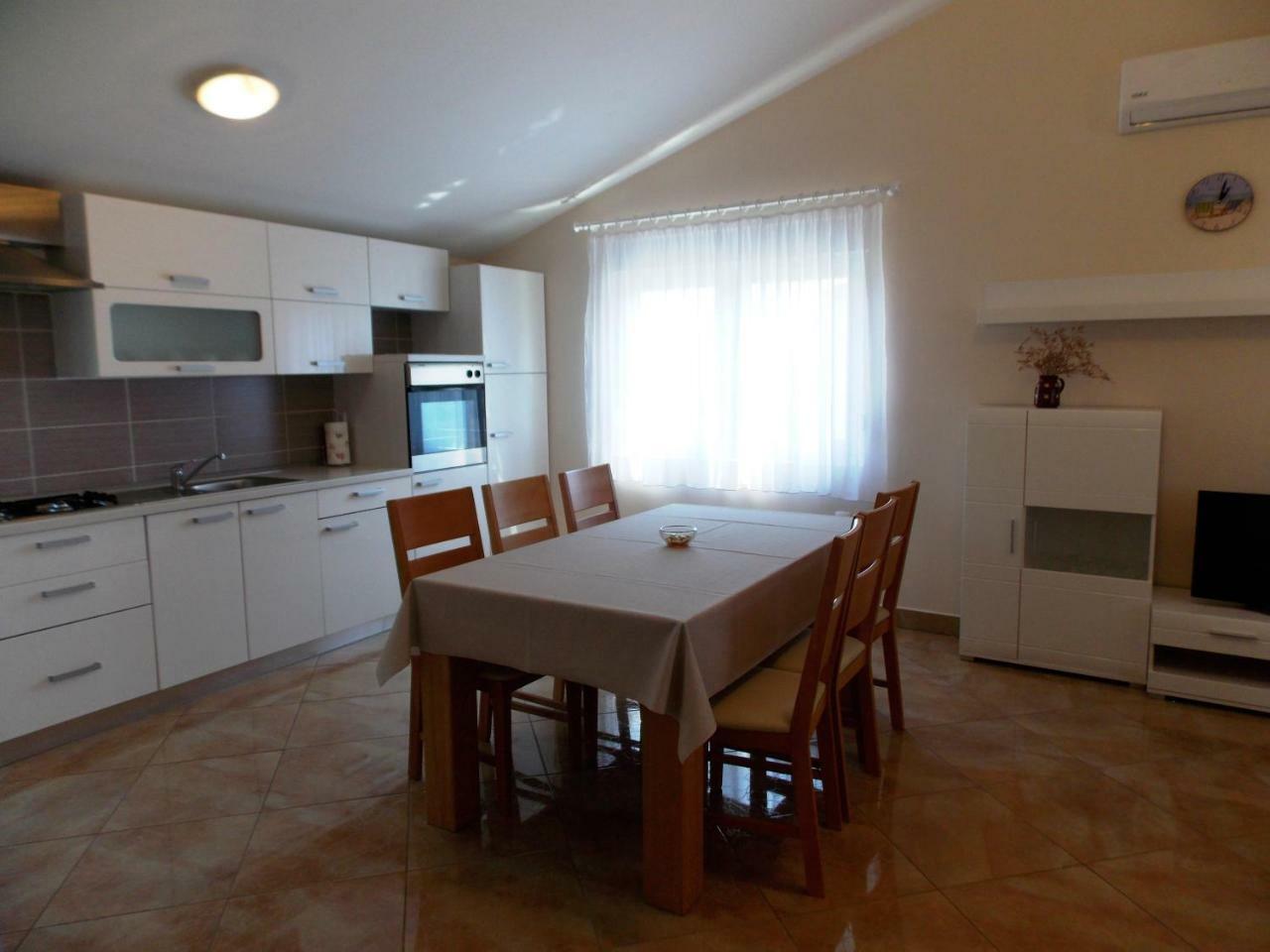 Apartment Vir Luaran gambar