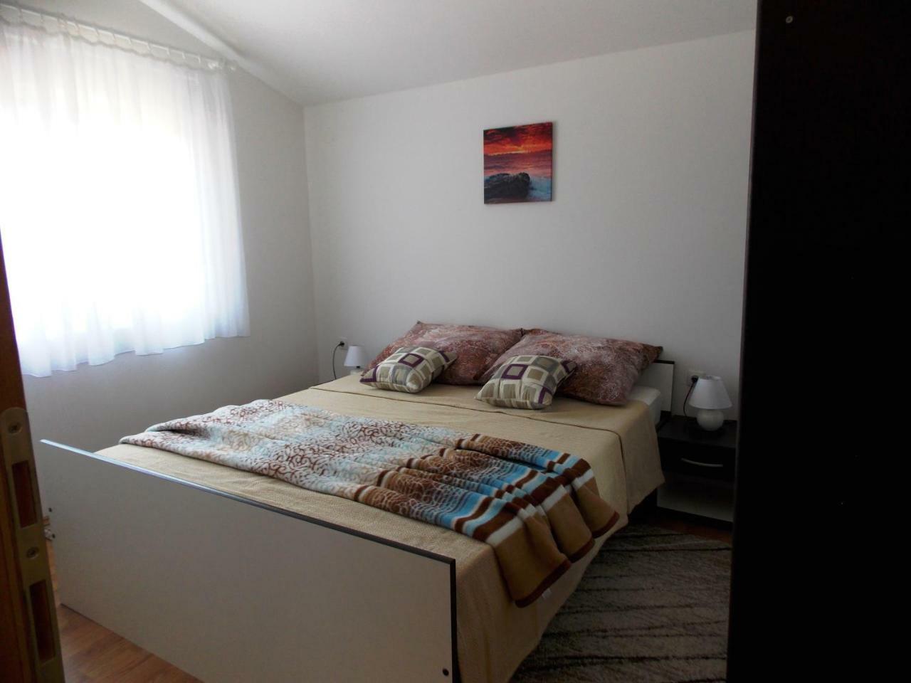 Apartment Vir Luaran gambar