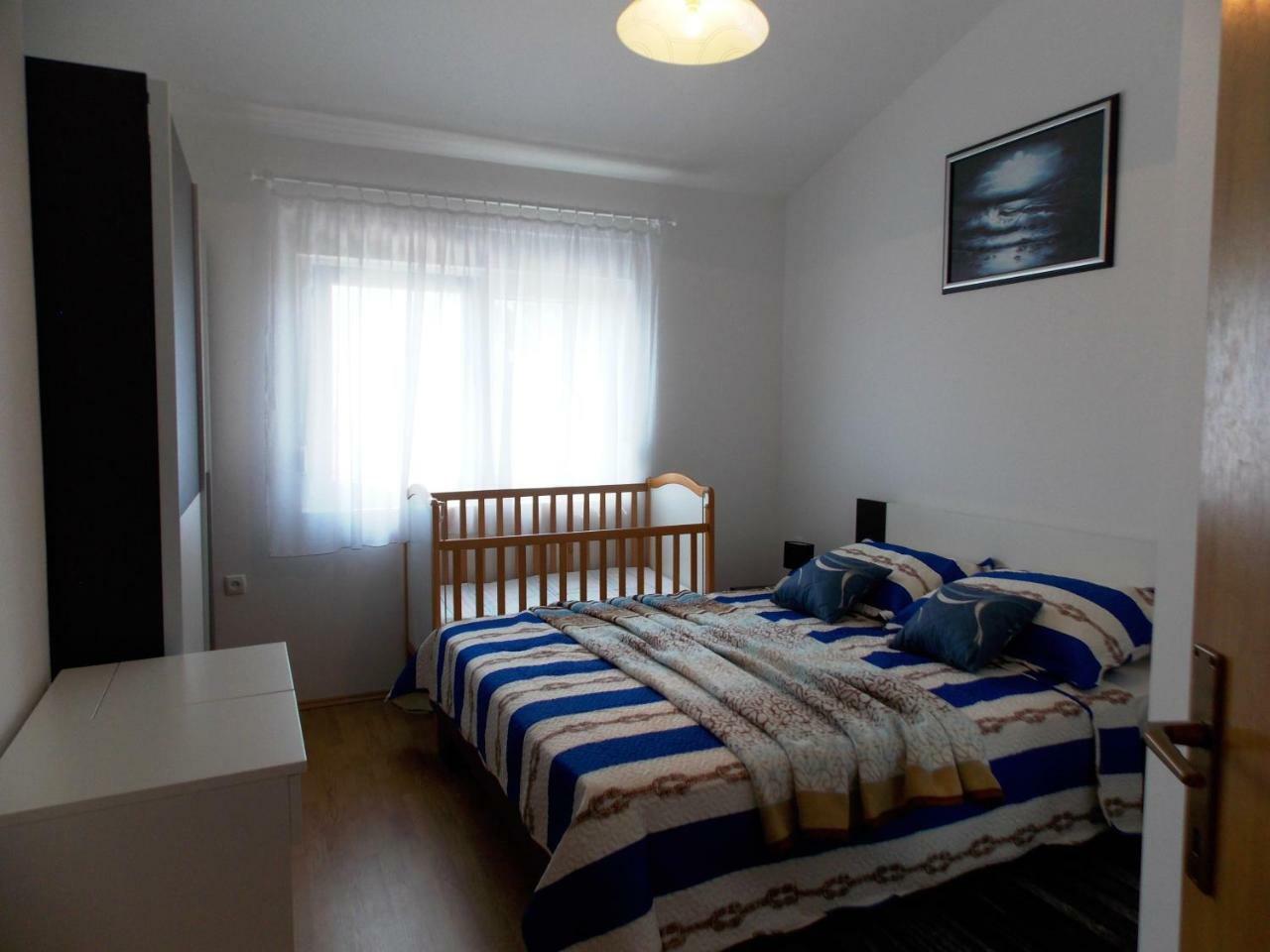 Apartment Vir Luaran gambar