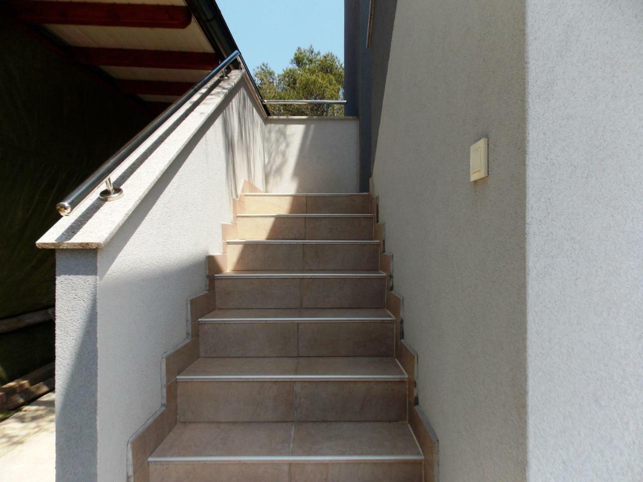 Apartment Vir Luaran gambar